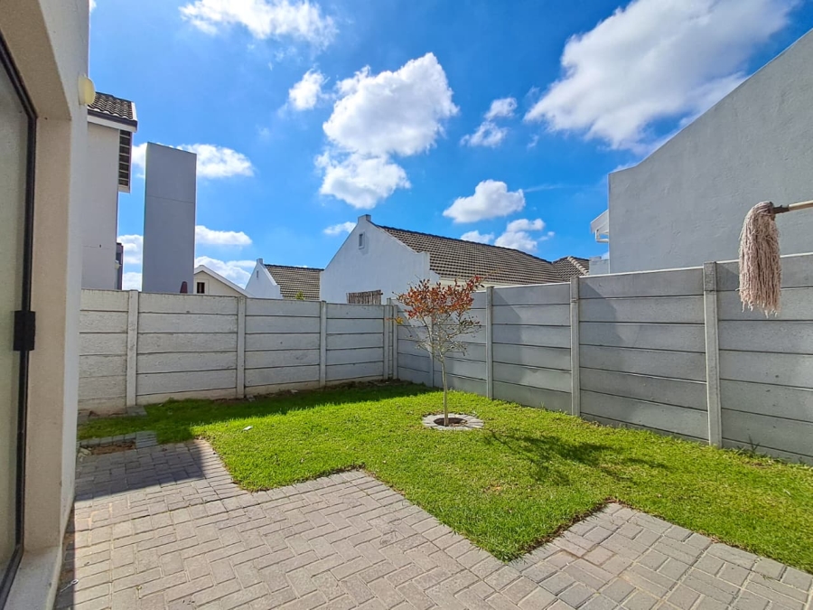 To Let 2 Bedroom Property for Rent in Stonewood Security Estate Western Cape